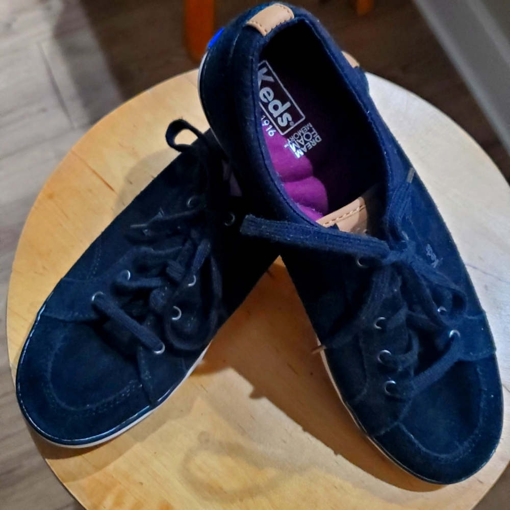 Keds dream foam memory black suede lace ups size 8 , NWOT